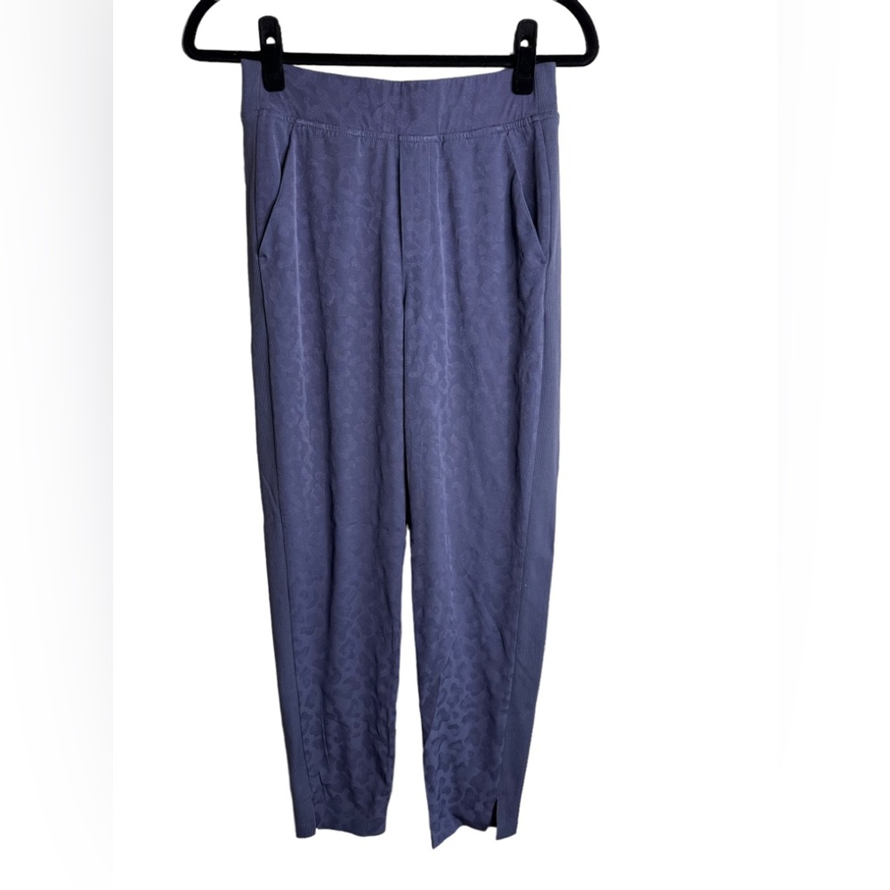 Athleta Brooklyn Textured Cheetah Purple/ Blue Ankle Pant Size 0